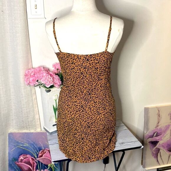 🌷H&M🌷CUTE Button Up Leopard Dress     - Picture 7 of 9